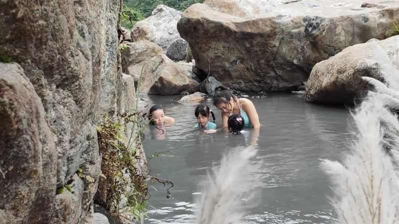 野人限定！南澳「野溪溫泉」自己挖