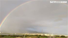 天氣 陰天 大彩虹　彩虹（圖／記者詹鎰睿攝影）