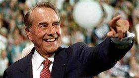 杜爾（Bob Dole） 圖/翻攝自@KansasGOP 坎薩斯州共和黨推特