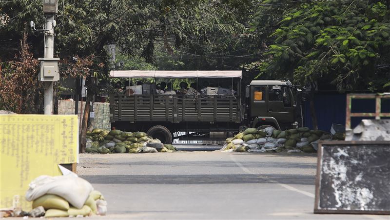 緬甸軍卡追撞抗議民眾　至少3人重傷