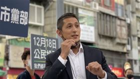 ▲吳怡農、鍾佩玲、陳嘉行5日出席北市黨部公投說明會。（圖／民進黨北市黨部提供）