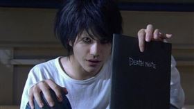 松山研一演出《死亡筆記本》（圖／翻攝自推特）
