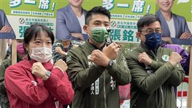 張銘祐、卓冠廷合體掃街　宣講1218公投「四個不同意」