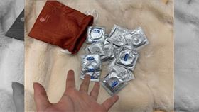 女大生收到媽媽送的保險套