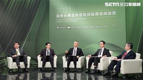 左起為國泰金總經理李長庚、鴻海董事長劉揚偉、信義房屋創辦人周俊吉、證交所總經理簡立忠、台灣金融研訓院董事長吳中書。（圖／信義房屋提供）