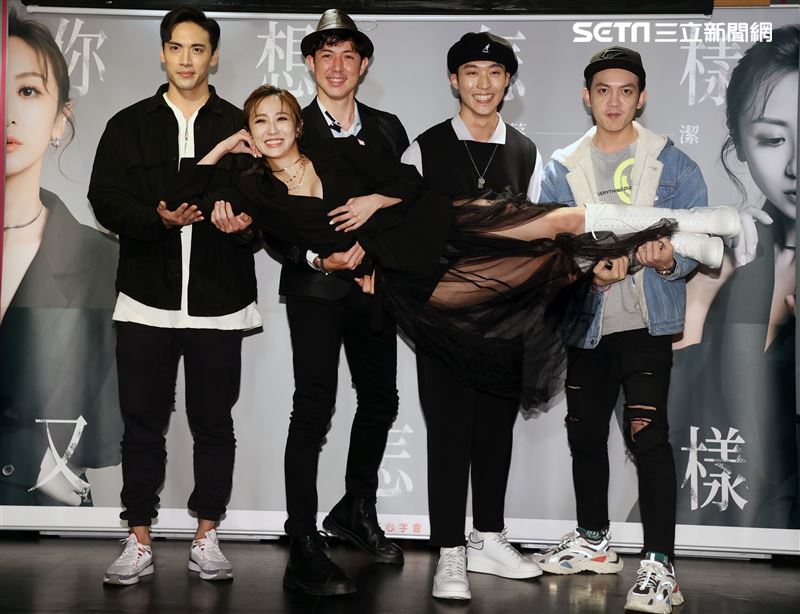 蔡允潔「你想怎樣又怎樣」首支單曲發行暨人生首場不敢售票演唱會記者發佈會。（記者邱榮吉/攝影）