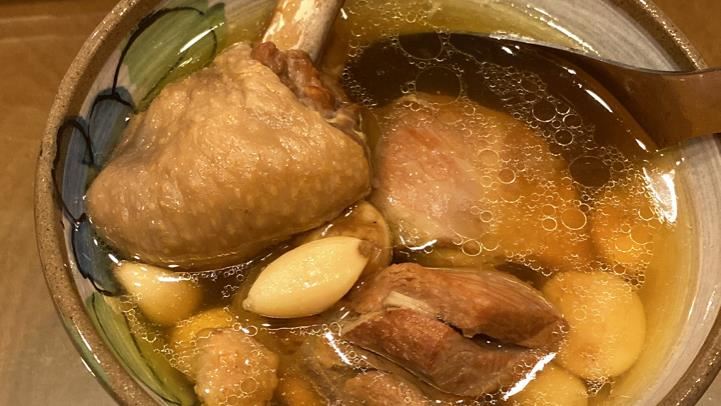 煮雞湯料加太多　她一喝頭暈想吐