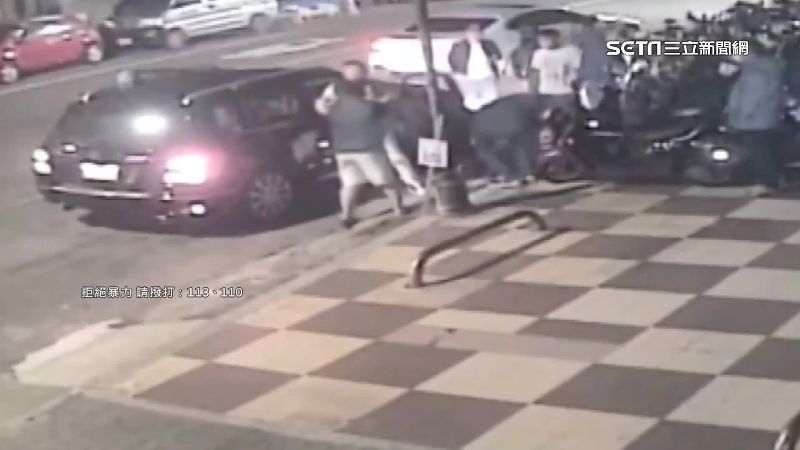 高雄又見棒球隊　男嫌持棍棒撂人討債