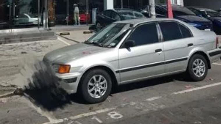 嫌老車礙眼？停特斯拉車廠前竟遭檢舉