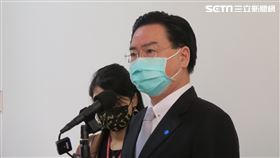 外交部長吳釗燮8日上午赴立法院外交及國防委員會「針對反萊豬公投結果政府可能因應作為」專題報告及備詢。（圖／記者盧素梅攝影）