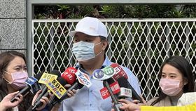 網紅賈瞳瞳遭控詐財 受害人陳姓男子在刑事局受訪 記者李依璇攝影