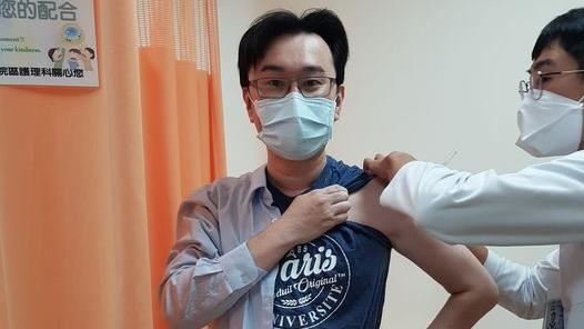 第三劑打不打？網熱議必要性與副作用