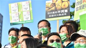 ▲揭公投3衝擊！鄭文燦嗆藍營設置路障。（圖／鄭文燦臉書）