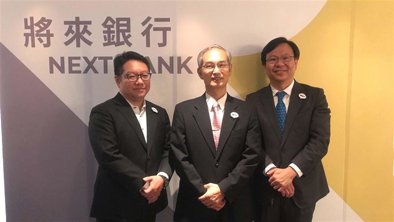 純網銀執照到手　將來銀行估明年開張