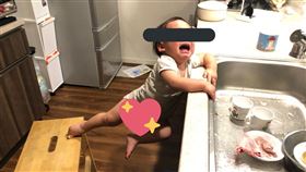 育兒,摔下來,推特,拍照(翻攝自 @mmikuji 推特)