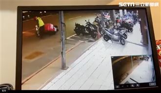 外送員「車倒」3次　10秒影片笑瘋