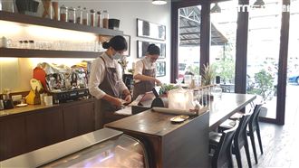 延續疫情愛心餐　咖啡老闆環島送關懷