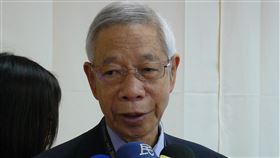 曾繁城：水電問題政府應長遠思考創意17日召開股東常會，董事長曾繁城表示，水資源與電力的問題不能只靠民間節省，政府應長遠思考。中央社記者張建中攝　107年5月17日