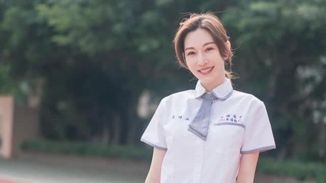 回春21年　曾莞婷穿制服秀腿無違和