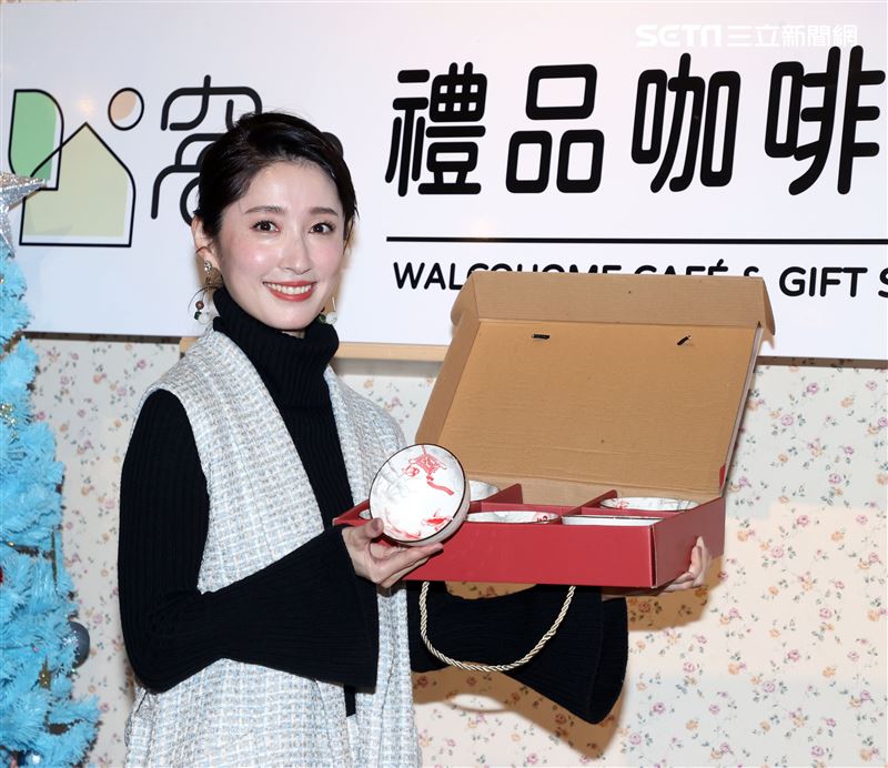 田中千繪出席窩好居家禮品複合式咖啡開幕，思念家鄉父母親但疫情打亂她的行程。（記者邱榮吉/攝影）