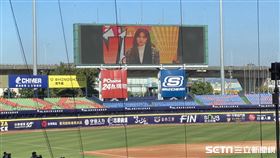 安心亞錄影片恭喜中信兄弟。（圖／記者王怡翔攝影）