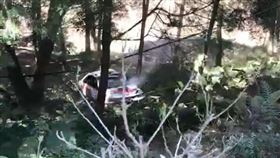 台中東勢林場，賽車，拉力賽，過彎失控甩尾衝入邊坡(圖/翻攝自記者爆料網)