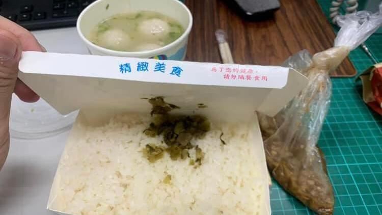 新竹警貼心酸80元餐盒：沒事別調來