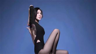 53歲蕭薔洩腿根　秀誘人曲線超養眼