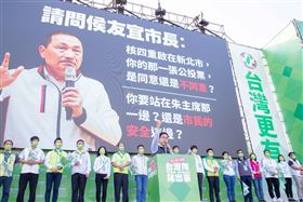 台南市長黃偉哲在公投宣講，大嗆新北市長侯友宜核四不表態不能自稱漢子（圖／民進黨提供）