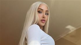 美國一名巴西、日本混血的網紅砸40萬元，把自己整成真人版芭比。（圖／翻攝自Candice Kloss IG）