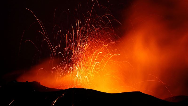 西班牙拉帕馬島　火山噴發近3個月