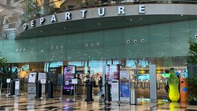疫情衝擊 新加坡樟宜機場客運量驟減武漢肺炎疫情衝擊全球航空業，新加坡樟宜機場客運量驟減。圖為新加坡樟宜機場第3航廈出境大廳。中央社記者侯姿瑩新加坡攝 109年10月24日