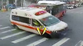 N公車撞救護1800