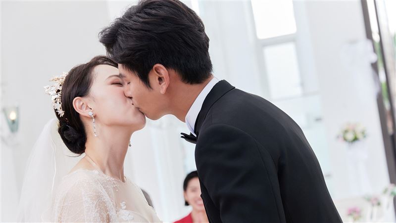 才剛辦完婚禮　他夢中離世愛妻爆哭