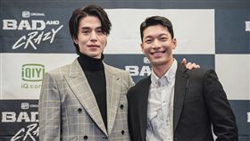 《Bad and Crazy邪惡與瘋狂》由左為李棟旭、魏嘏隽01。（圖／愛奇藝國際站提供）