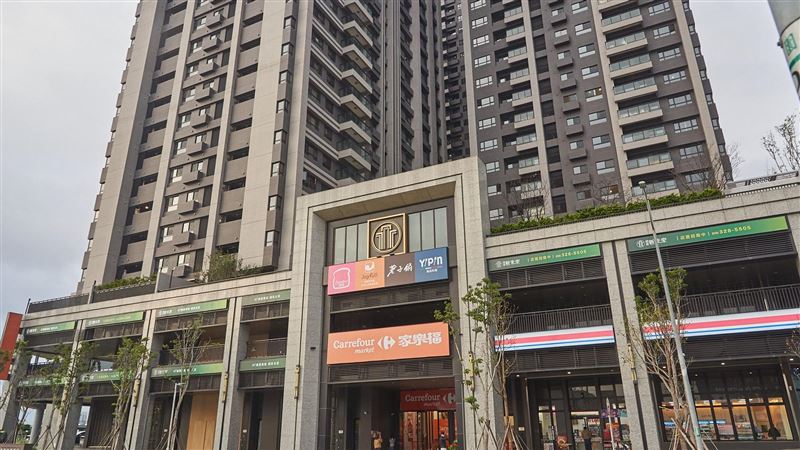 家樂福超市完成改裝　開設居玩型超市