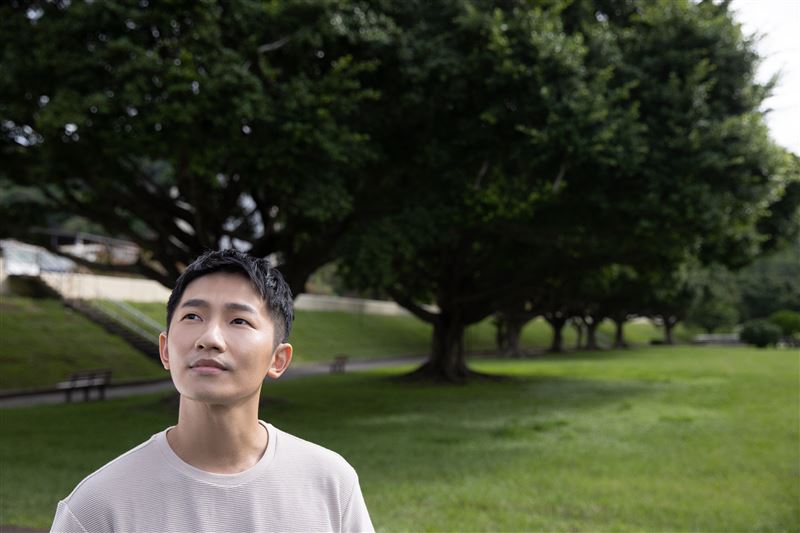 蔡昌憲出道十二年將推出台語專輯《有閒》。(圖/何樂音樂提供)