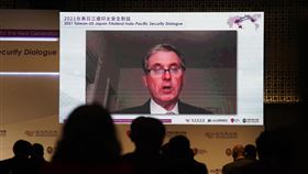 美副助卿為台美日三邊印太安全對話研討會致詞2021台美日三邊印太安全對話14日在台北舉行，美國務院民主、人權暨勞工局代理首席副助卿巴斯比（Scott Busby）14日線上連線，為開幕典禮致詞。中央社記者徐肇昌攝  110年12月14日