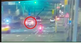 警員,重慶路口,台北,板橋,酒駕,（圖／翻攝畫面）