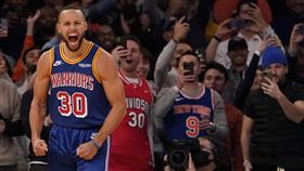 ▲柯瑞（Stephen Curry）投進5顆三分球，勇士擊敗尼克。（圖／美聯社／達志影像）