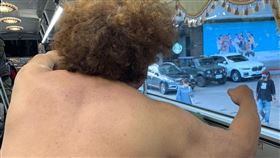 納豆脫光光「我的前輩子是海膽？」 2萬人看對比圖笑爛（圖／翻攝自納豆臉書）