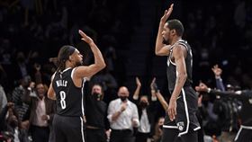 ▲米爾斯（Patty Mills）、杜蘭特（Kevin Durant）合力攻下64分。（圖／美聯社／達志影像）
