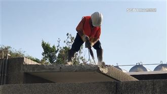 終於復工！顏家違建今拆屋頂明敲圍牆