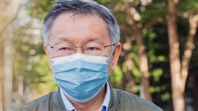 台北市長柯文哲晚間表示，15日下午，北市府已將重陽敬老金覆議案送到台北市議會。（圖／翻攝自柯文哲臉書）