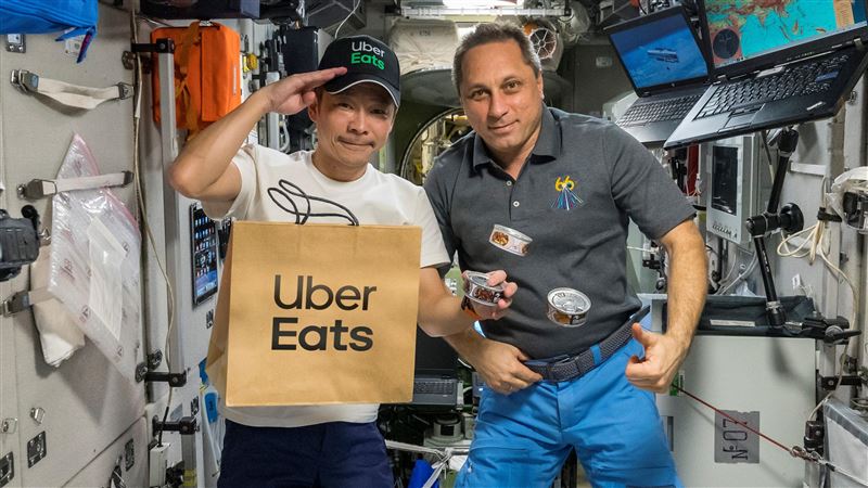 外送無極限？飛這麼遠把送罐頭上太空