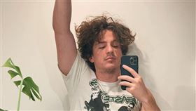 CP查理（Charlie Puth）確診新冠肺炎。（圖／翻攝自推特）