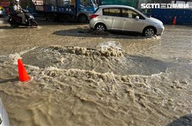 大里,天坑(圖/翻攝自爆料公社)
