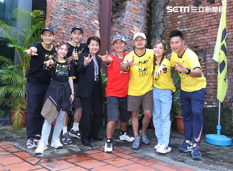 吳宗憲 KID、坤達、小刀、威廉、何美、紀卜心邀請台北市是黃珊珊副市長參加出席「綜藝玩很大」全新企劃。（記者邱榮吉/攝影）