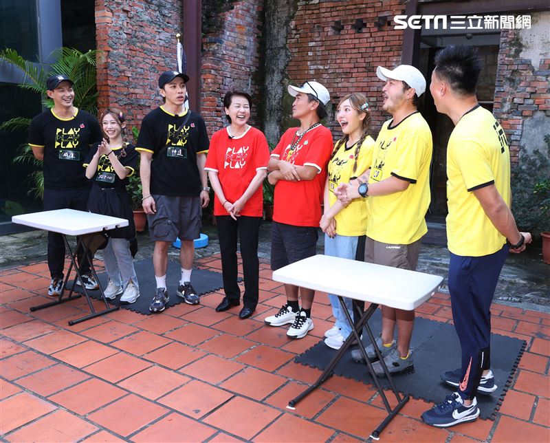 吳宗憲 KID、坤達、小刀、威廉、何美、紀卜心邀請台北市是黃珊珊副市長參加出席「綜藝玩很大」全新企劃。（記者邱榮吉/攝影）