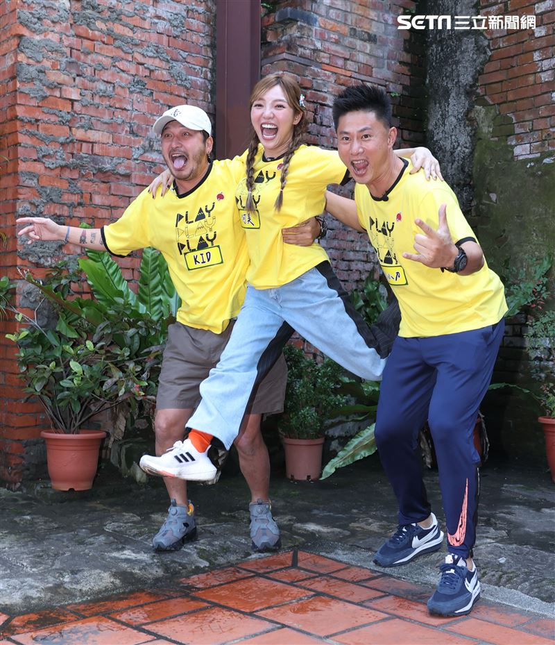 吳宗憲 KID、坤達、小刀、威廉、何美、紀卜心邀請台北市是黃珊珊副市長參加出席「綜藝玩很大」全新企劃。（記者邱榮吉/攝影）